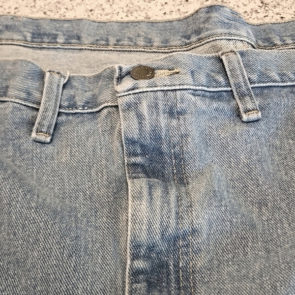 Wrangler Jeans Rugged Wear Classic Fit 5-pocket Wide Leg Men's size 54Wx28L - Picture 5 of 8